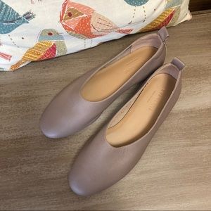 Like NEW Everlane Italian Leather Day Glove Flats {Mocha} 7.5